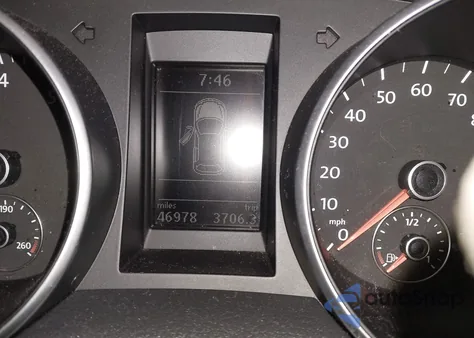 2011 Volkswagen Golf 2.5L 4-Door z USA, uszkodzony, nr VIN WVWDB7AJ0BW020437